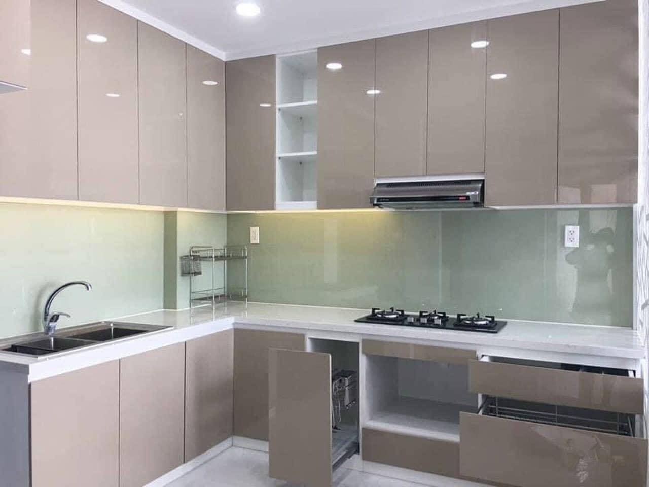 tủ bếp inox cánh kính