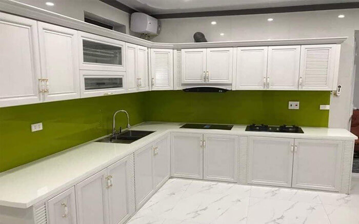 tủ bếp nhôm giả gỗ