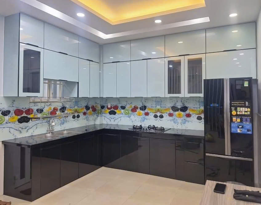 tủ bếp nhôm kính trắng