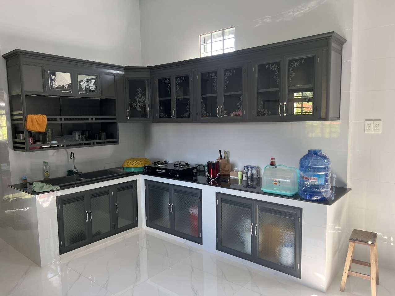 tủ bếp nhôm hệ 55