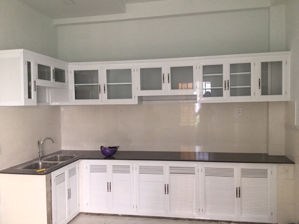 tủ bếp màu trắng